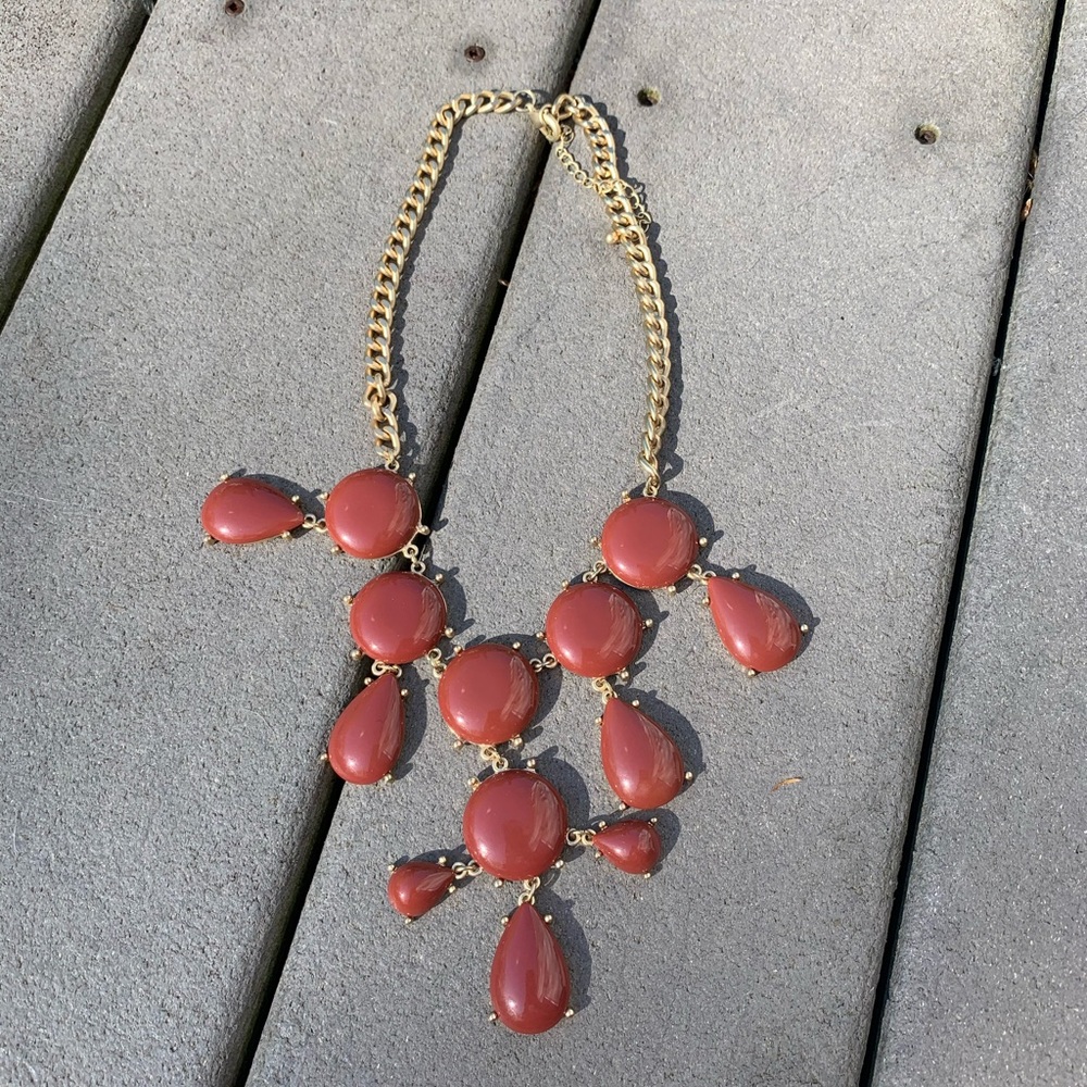 NWOT: LOFT GOLD NECKLACE STATEMENT PIECE JEWELRY